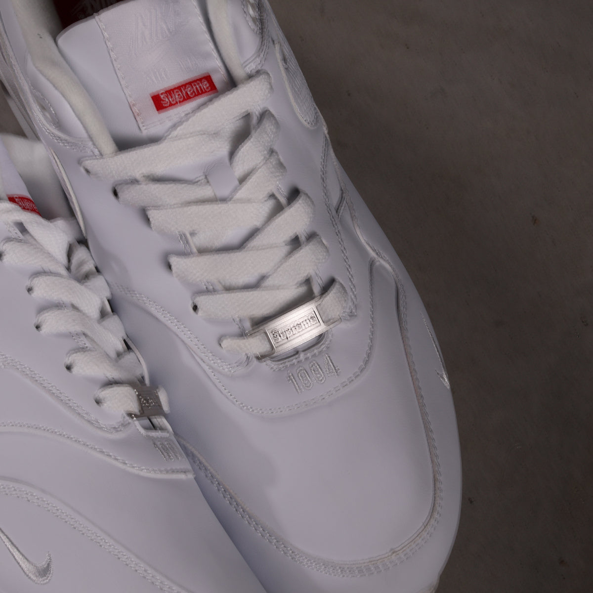 Supreme X Nike Air Max 1 87 Triple White