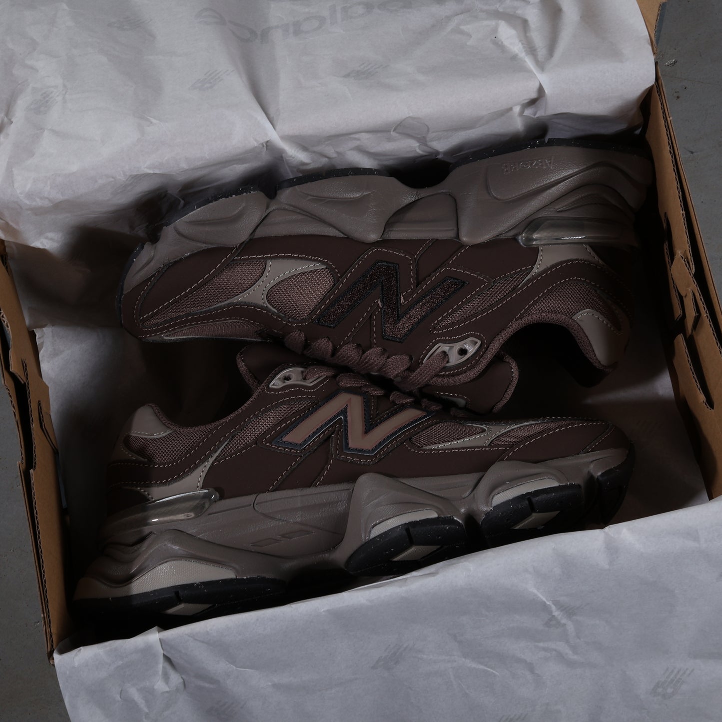 New Balance 9060 Mono Cortado (SALE)