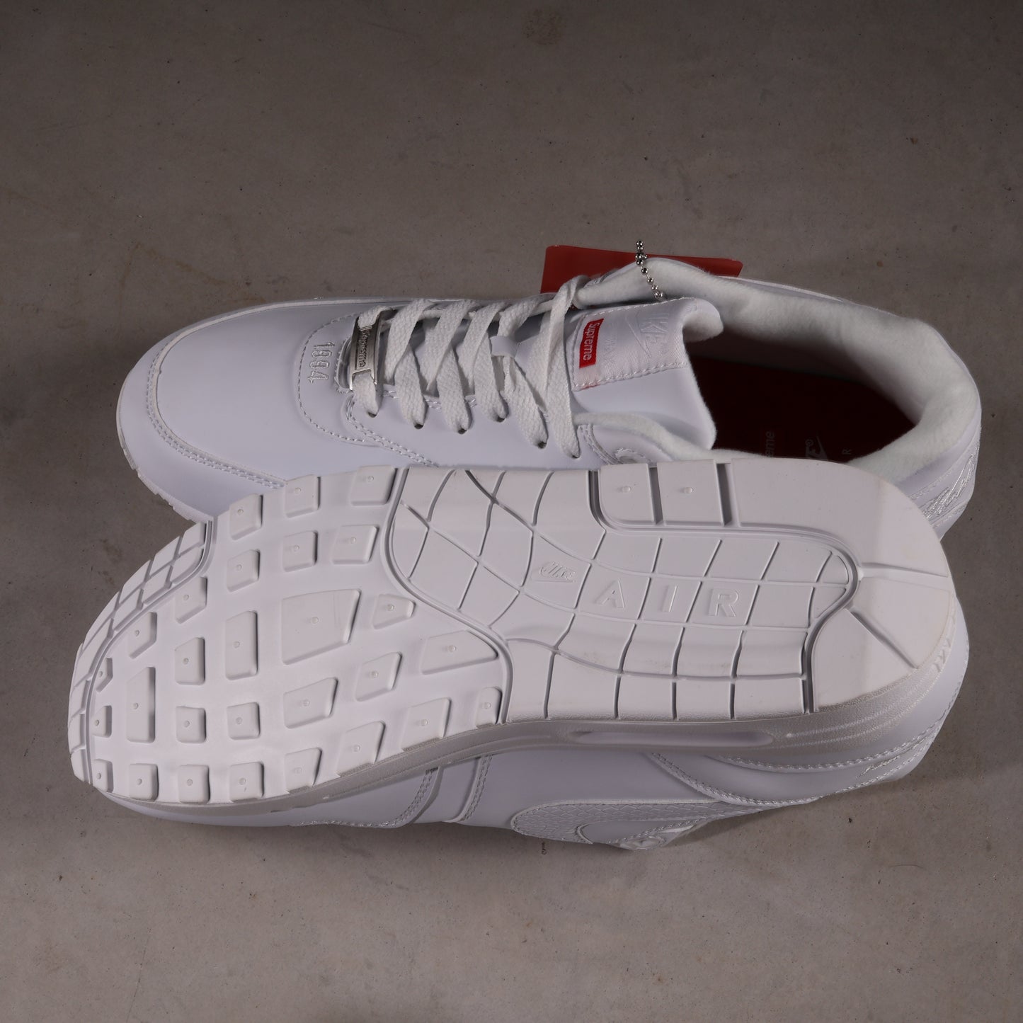 Supreme X Nike Air Max 1 87 Triple White