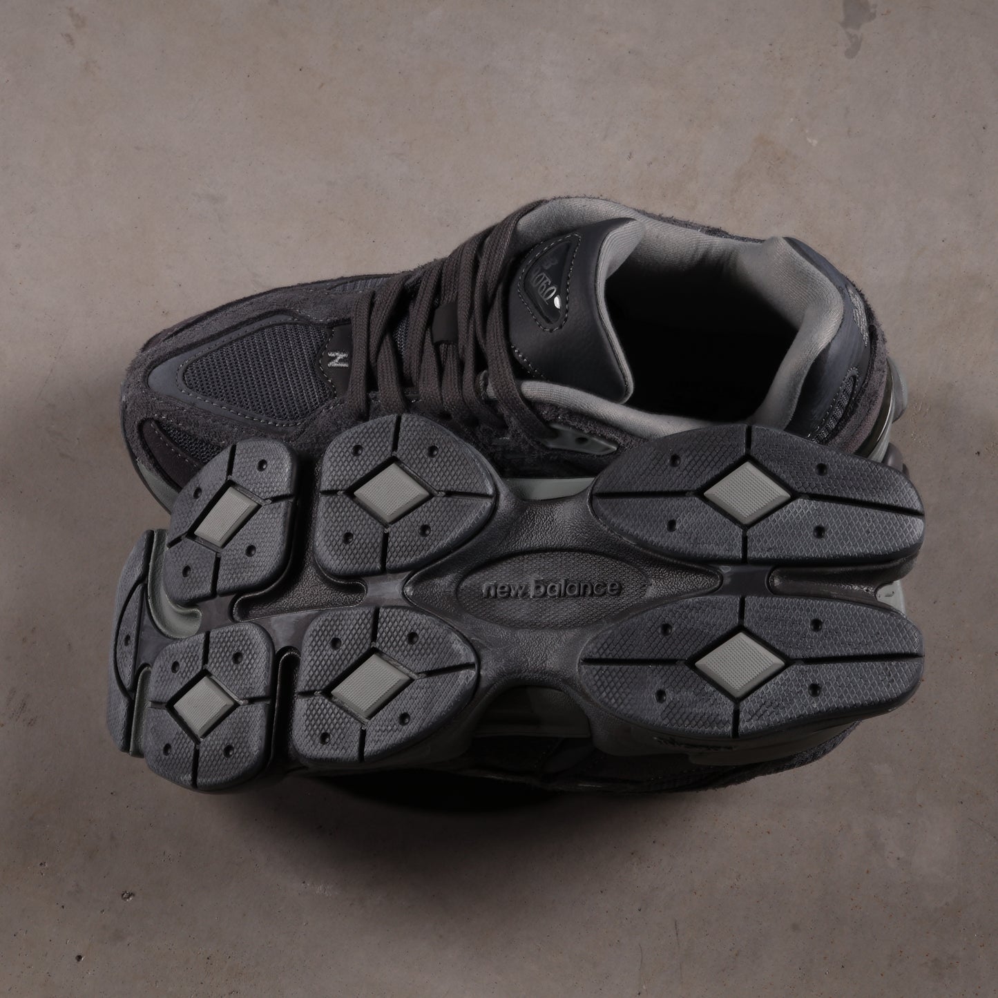 New Balance 9060 Magnet (SALE)
