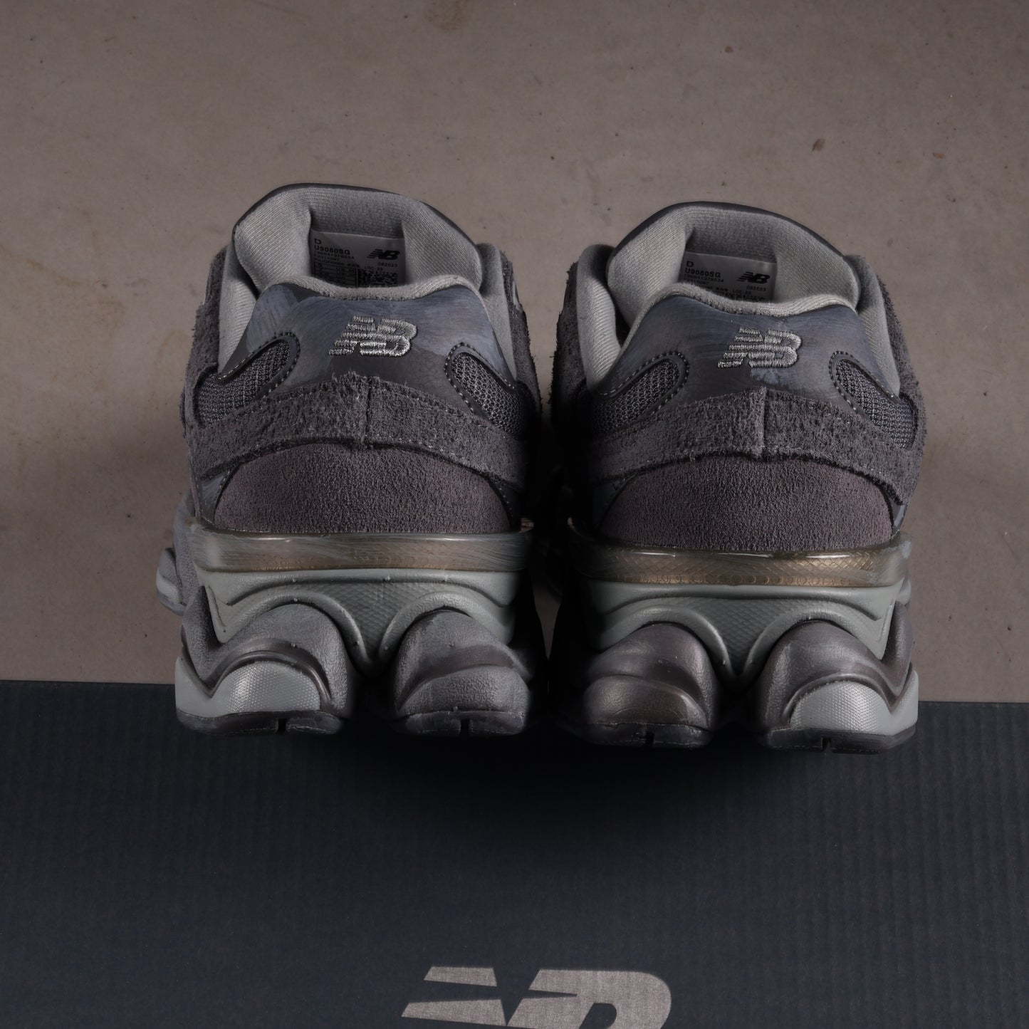 New Balance 9060 Magnet (SALE)
