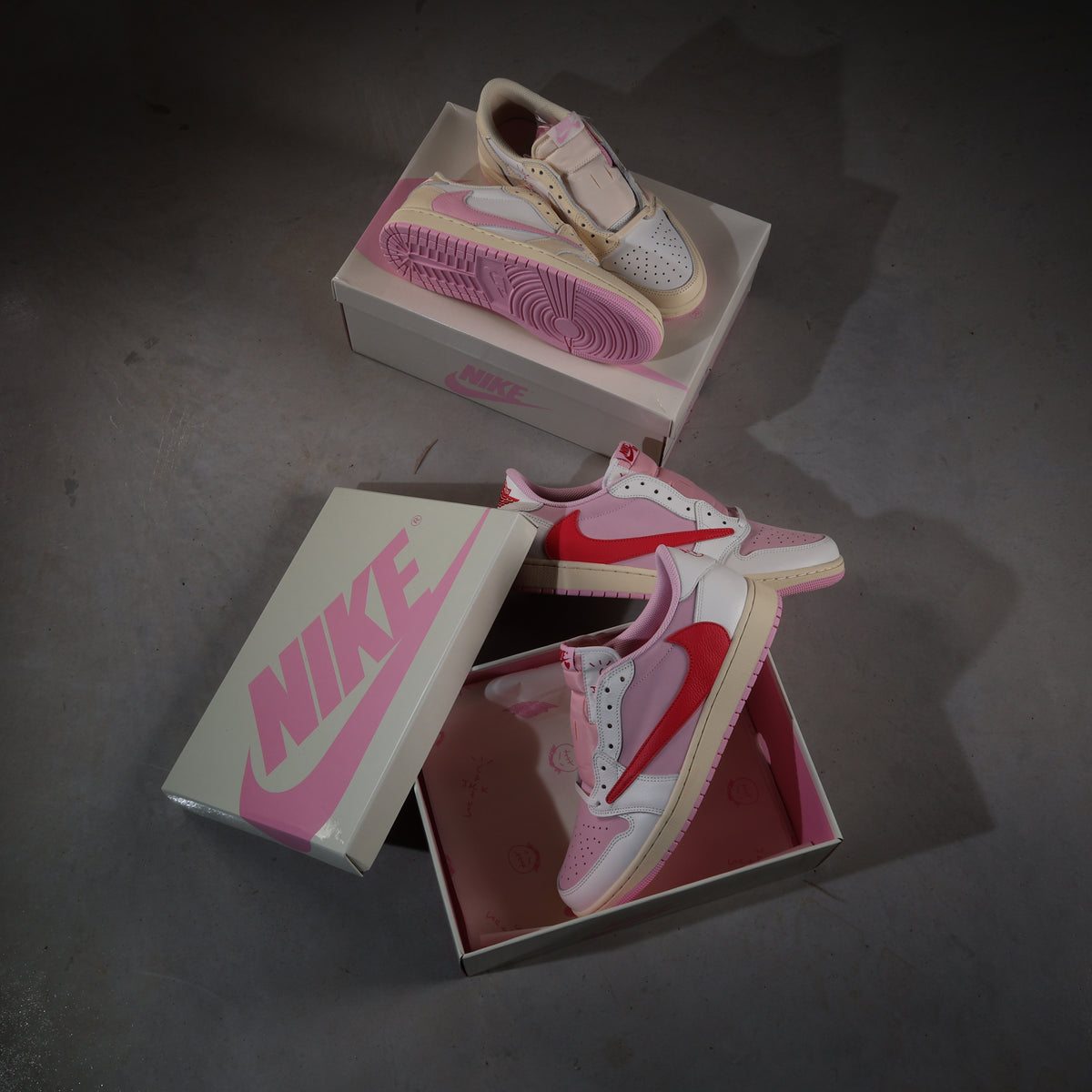 Nike Air Jordan 1 Retro Low OG SP Travis Scott Sail Tropical Pink
