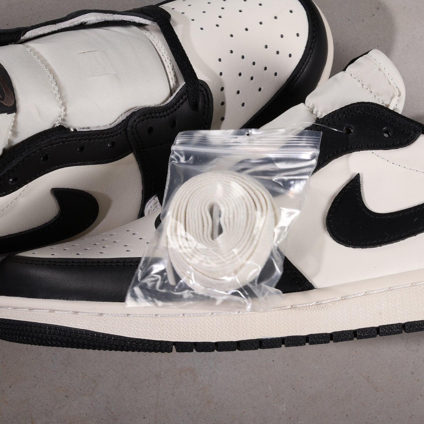 Nike Air Jordan 1 Low OG Mokka