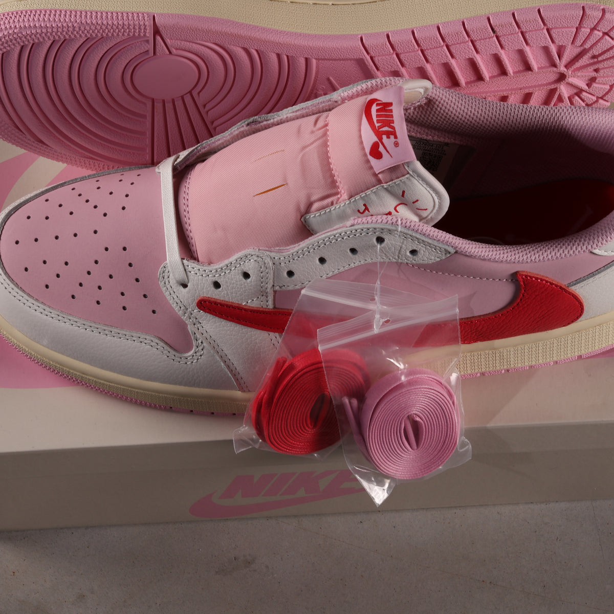 Nike Air Jordan 1 Retro Low OG SP Travis Scott Sail Tropical Pink