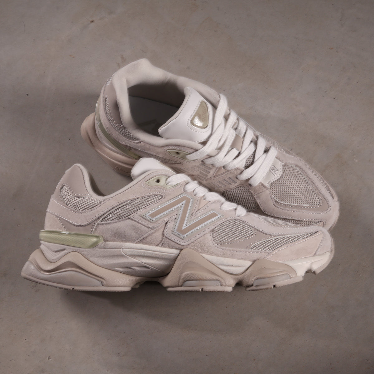 New Balance 9060 Gray Moonbeam