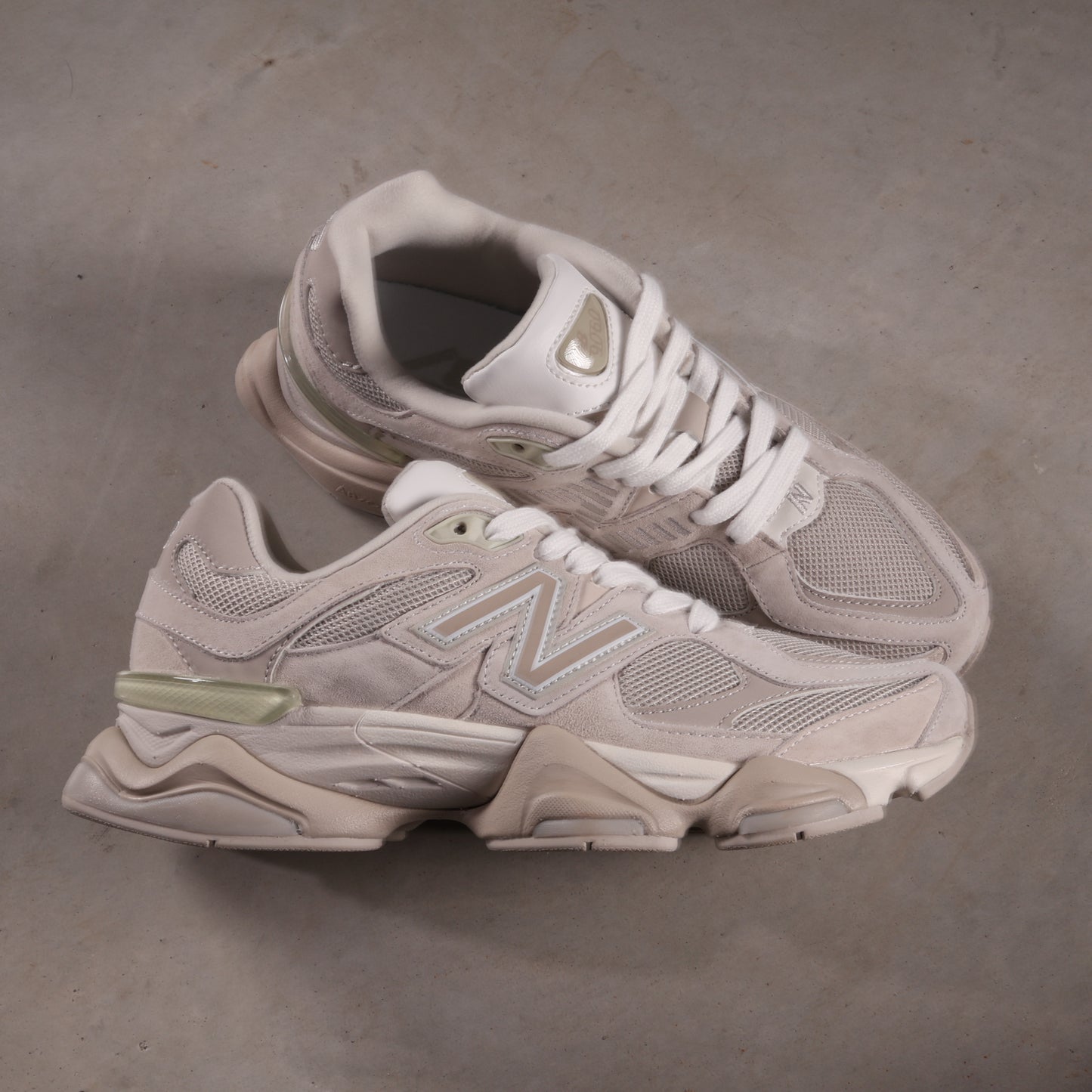 New Balance 9060 Gray Moonbeam (SALE)