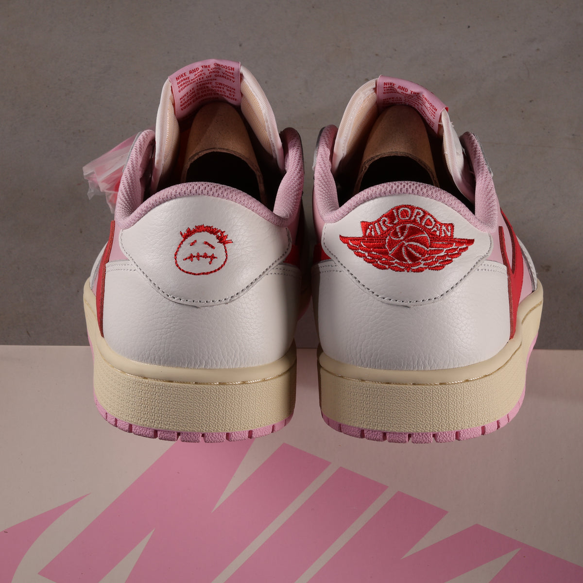 Nike Air Jordan 1 Retro Low OG SP Travis Scott Sail Tropical Pink