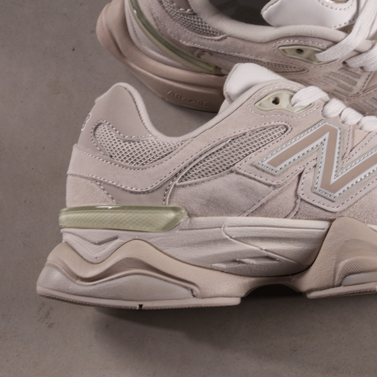New Balance 9060 Gray Moonbeam (SALE)