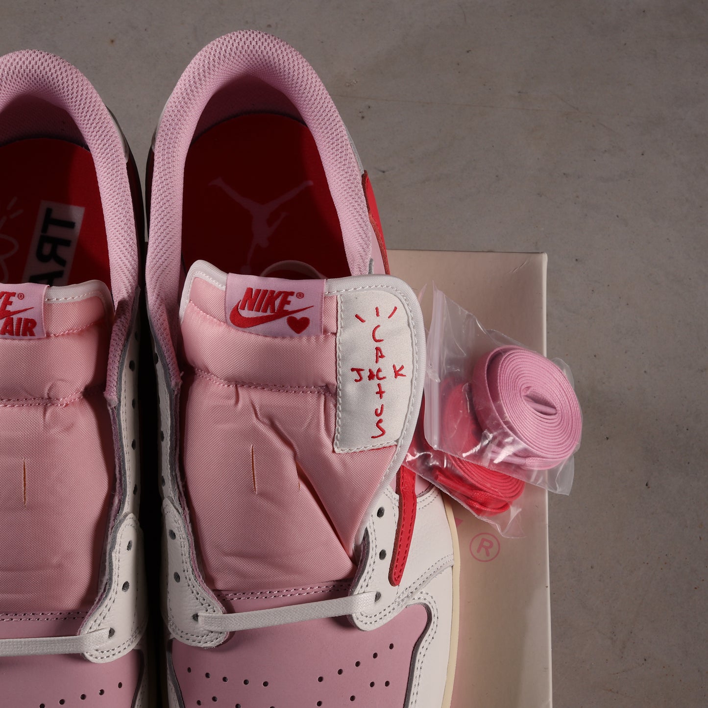 Nike Air Jordan 1 Retro Low OG SP Travis Scott Sail Tropical Pink