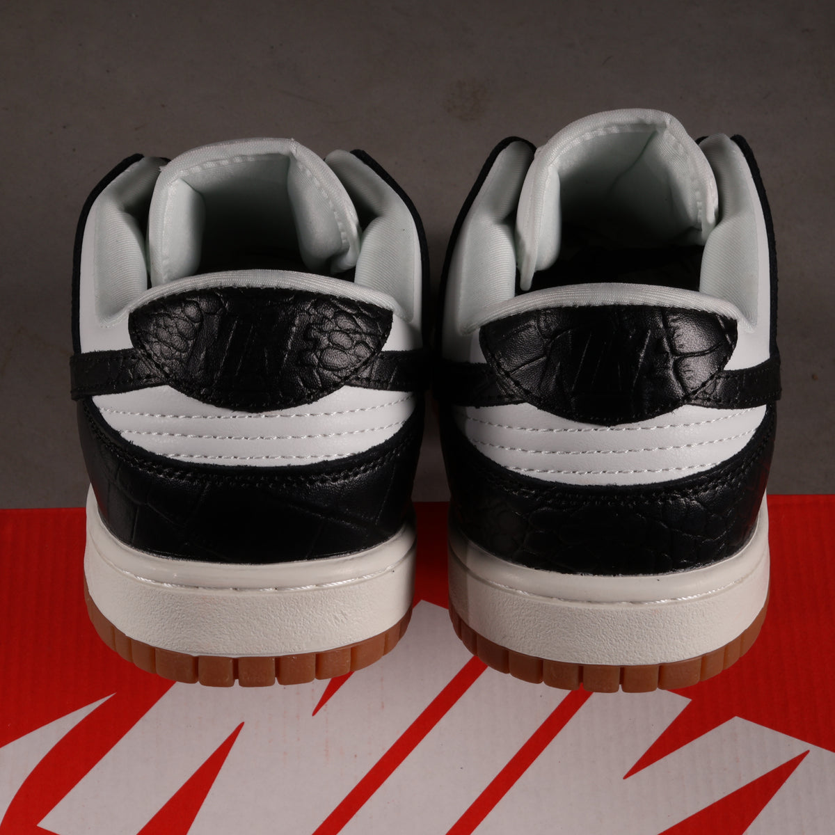 Dunk Low LX Schwarzes Krokodil