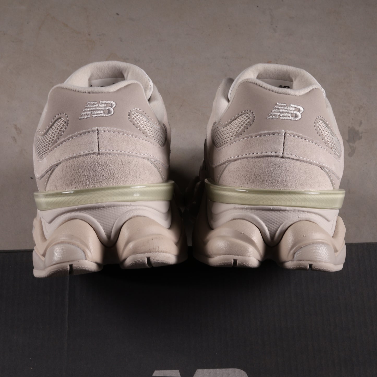 New Balance 9060 Gray Moonbeam