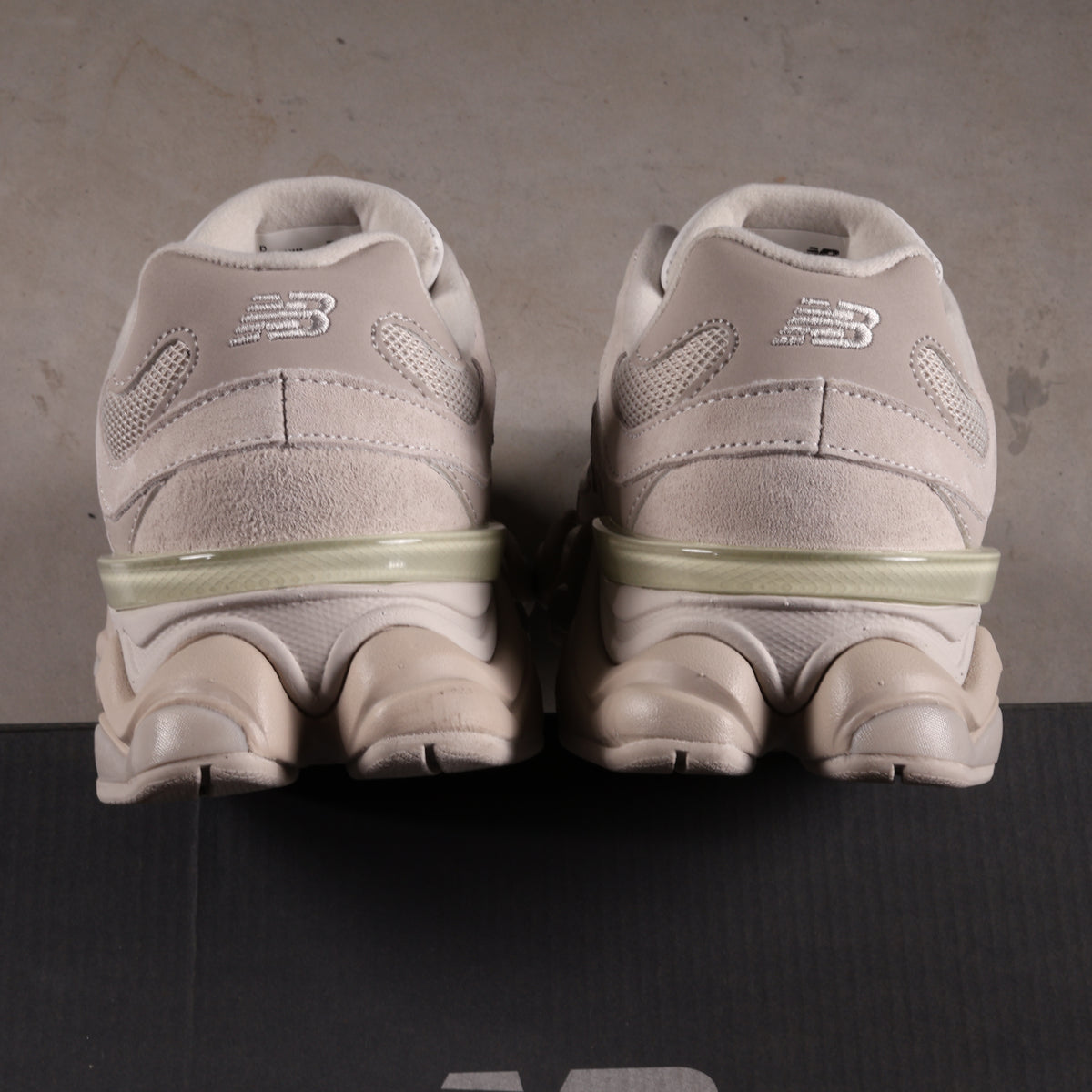 New Balance 9060 Gray Moonbeam (SALE)