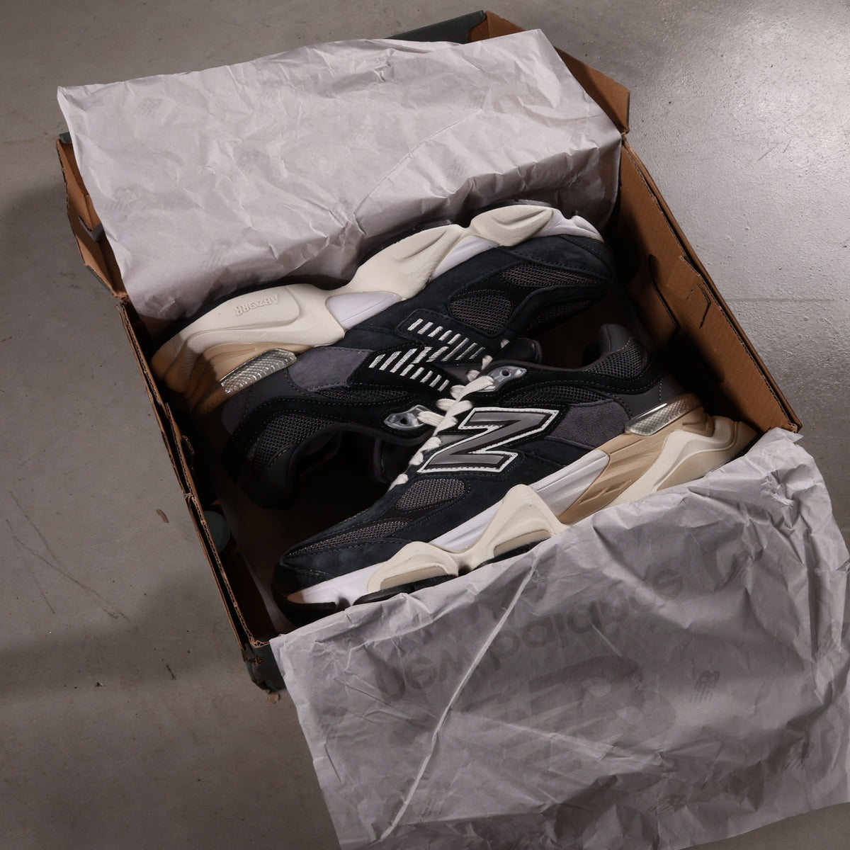 New Balance 9060 Charcoal 