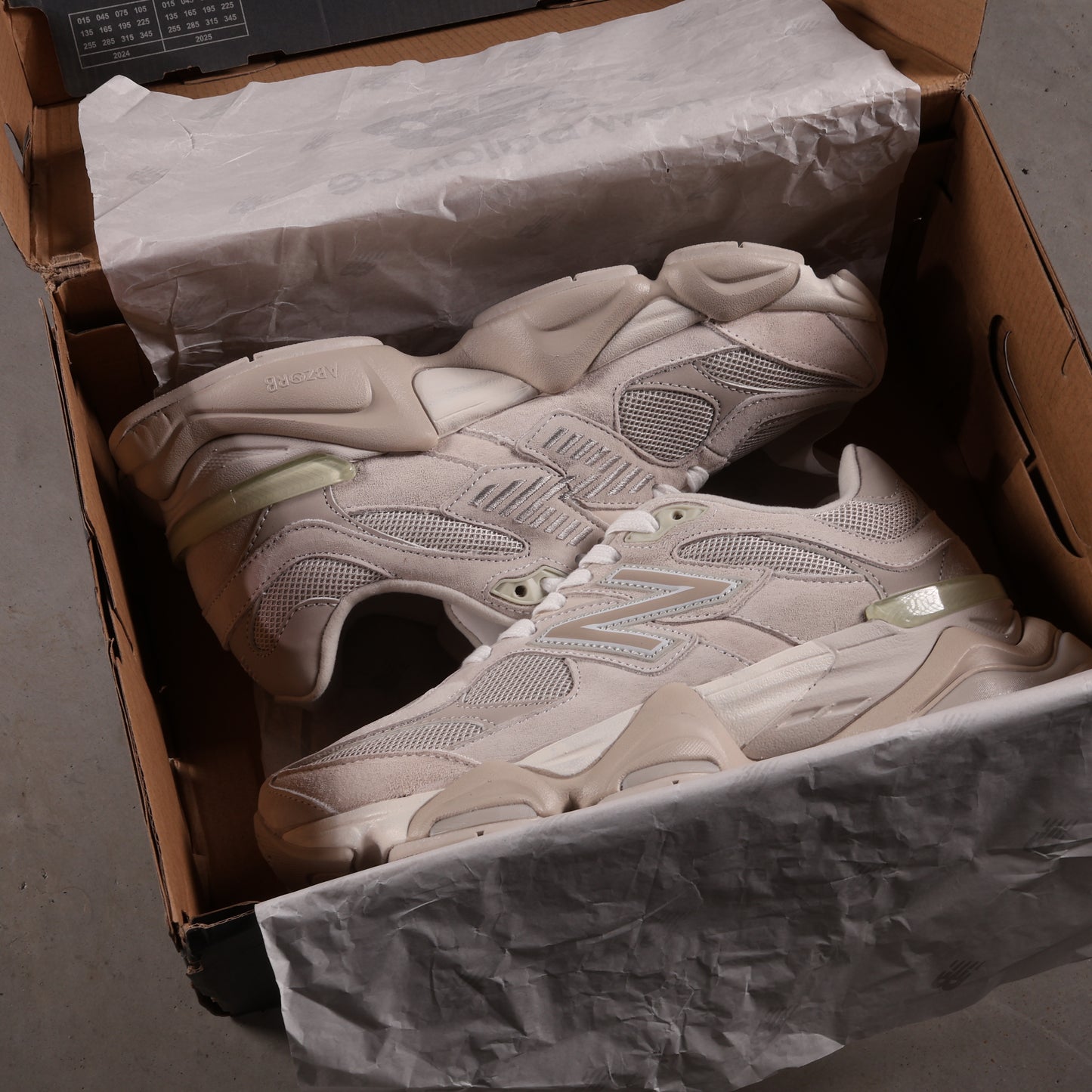 New Balance 9060 Gray Moonbeam