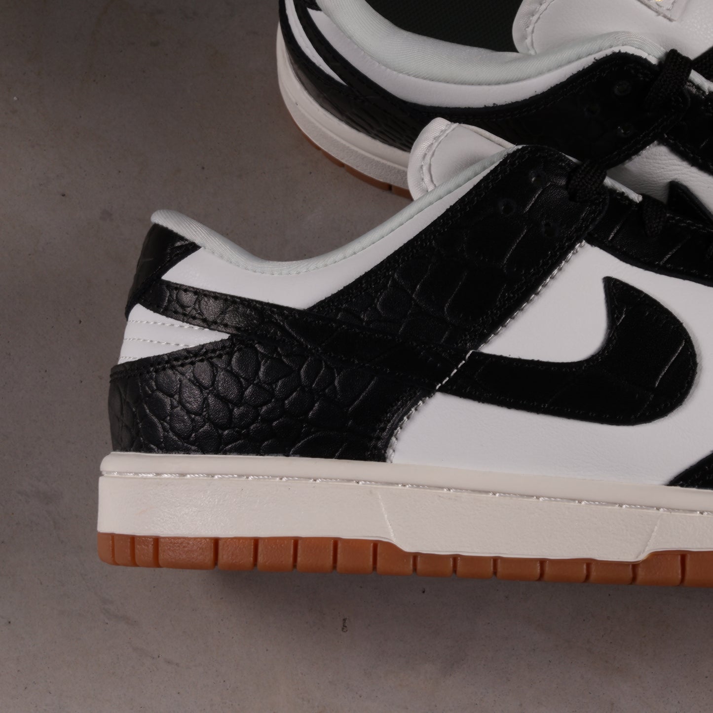 Dunk Low LX Schwarzes Krokodil