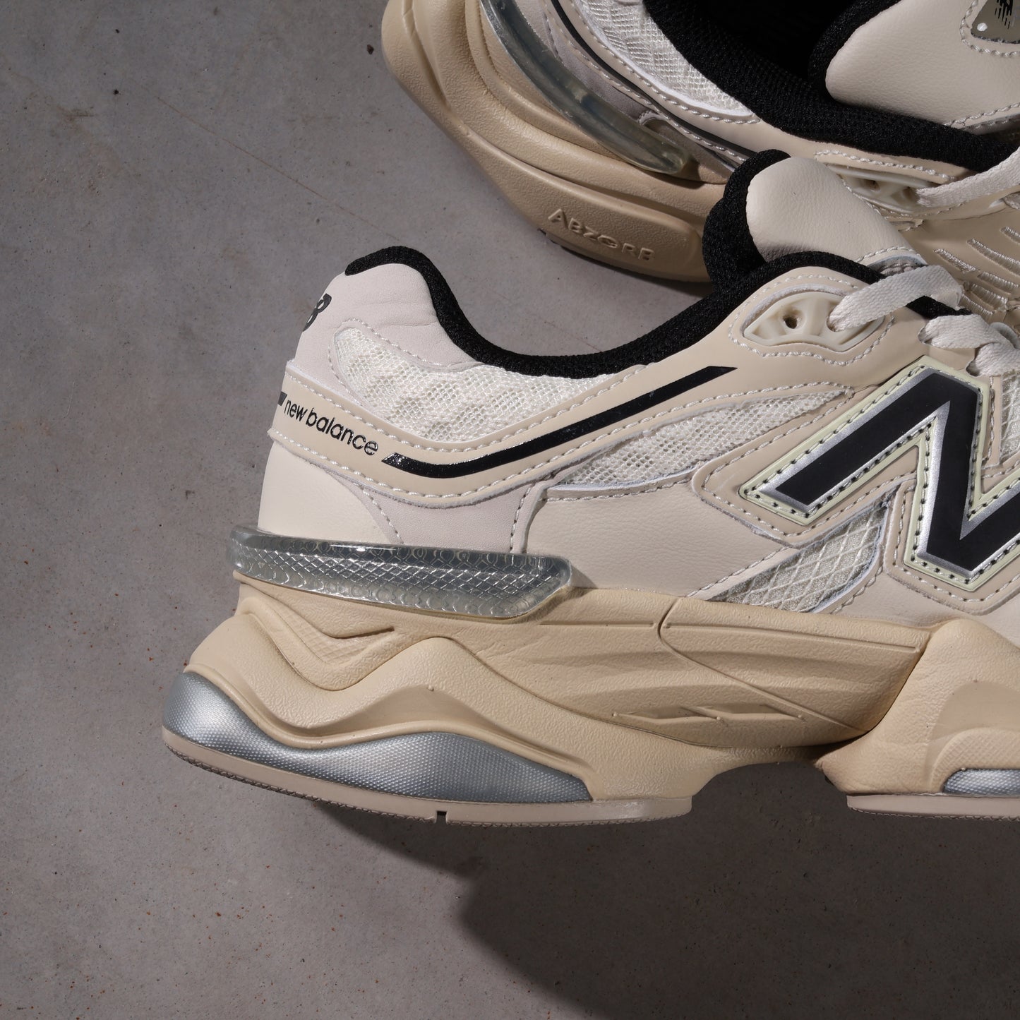 New Balance 9060 Turteltaube Schwarz Silber Metallic