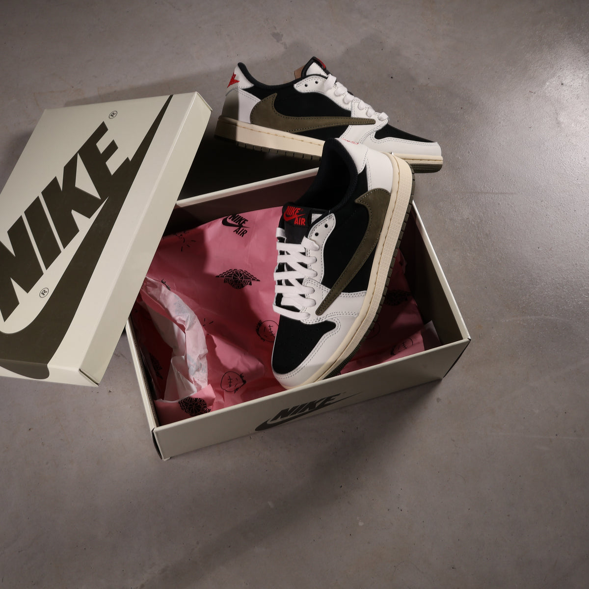 Nike Air Jordan 1 Low Travis Scott Olive