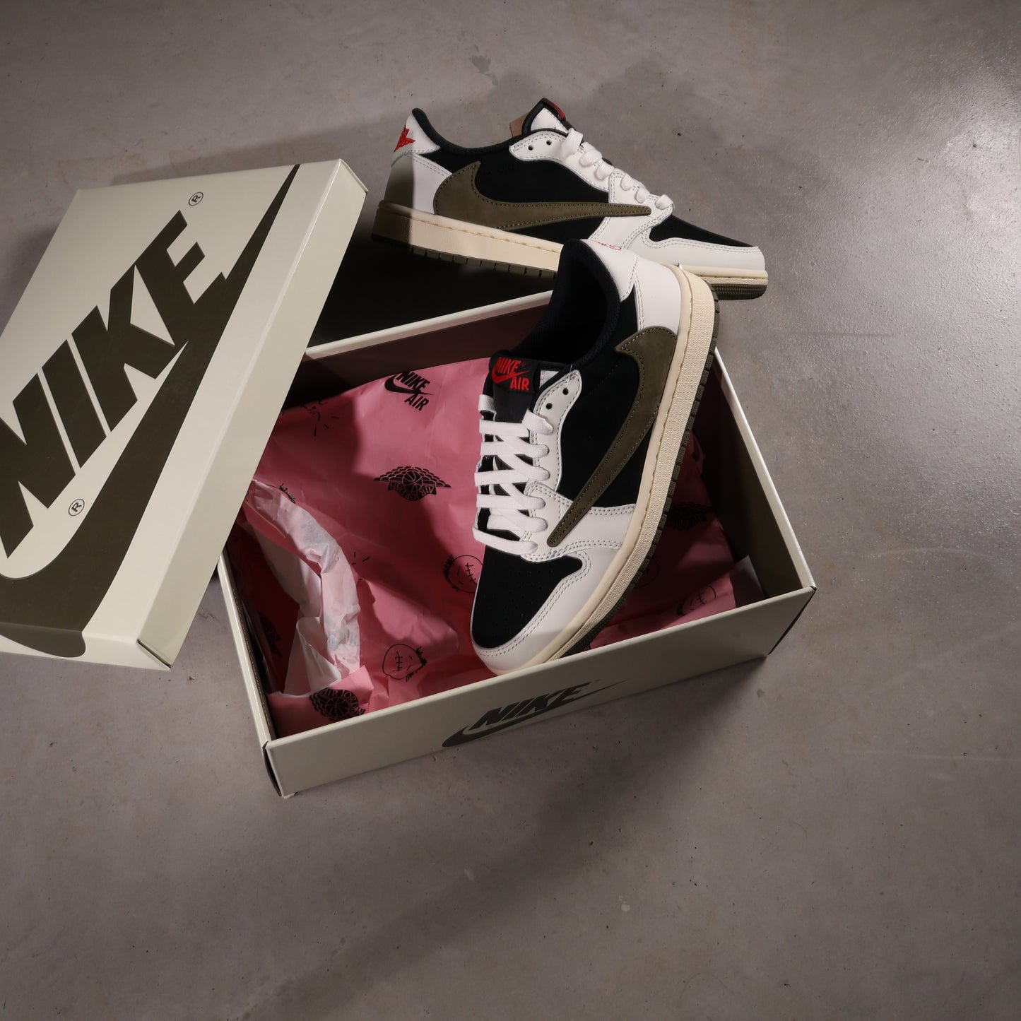 Nike Air Jordan 1 Low Travis Scott Olive