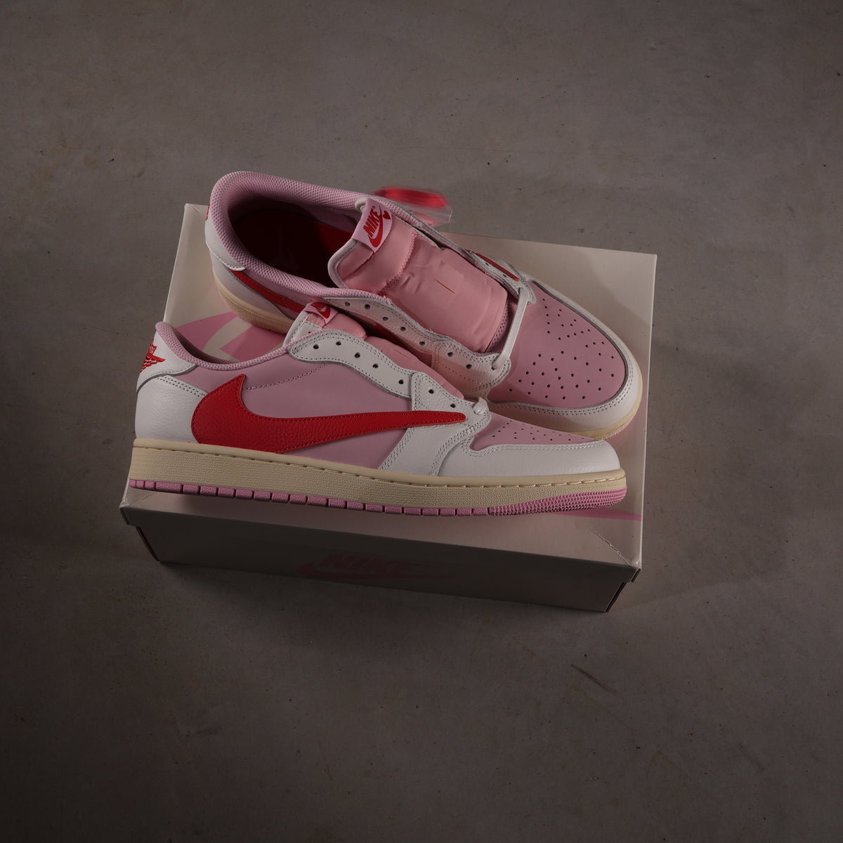 Nike Air Jordan 1 Retro Low OG SP Travis Scott Sail Tropical Pink