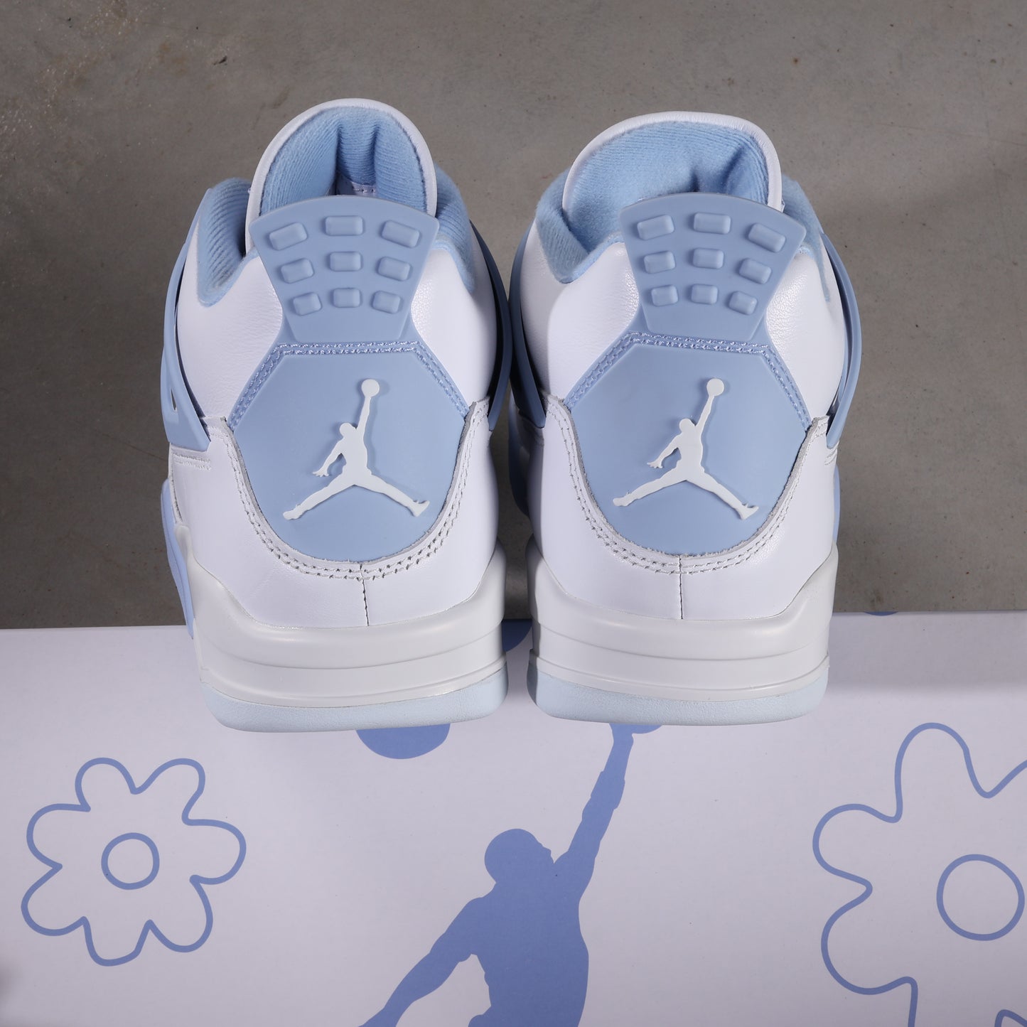Jordan 4 Retro Vergissmeinnicht