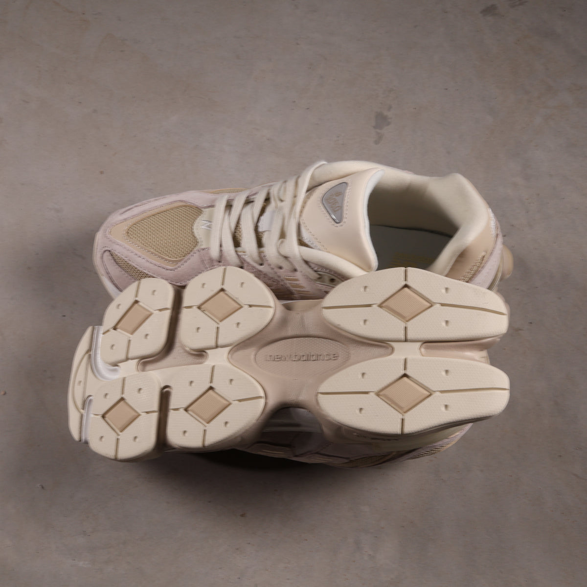 New Balance 9060 Beige (SALE)