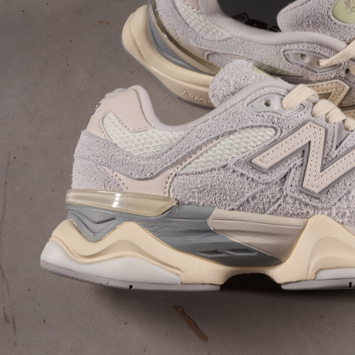 New Balance 9060 Quartz Gray (SALE) 