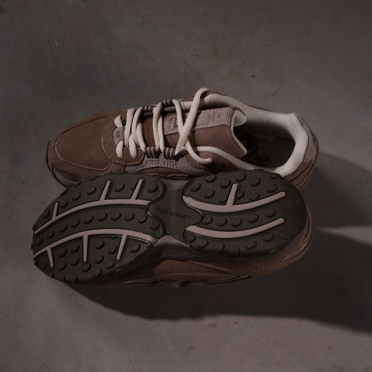 New Balance 204L Mushroom Arid Stone