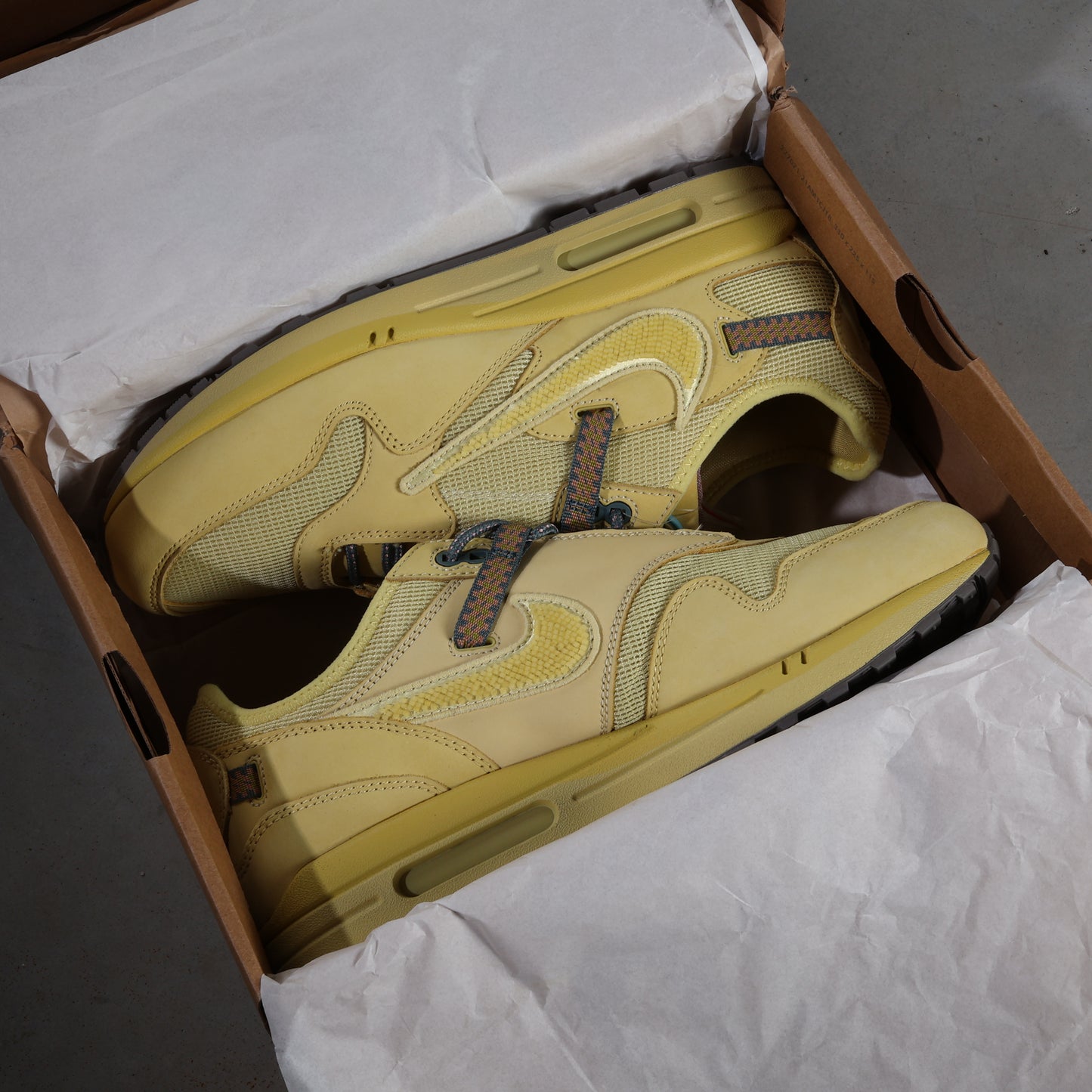 Nike Air Max 1 Travis Scott Cactus Jacket Saturn Gold