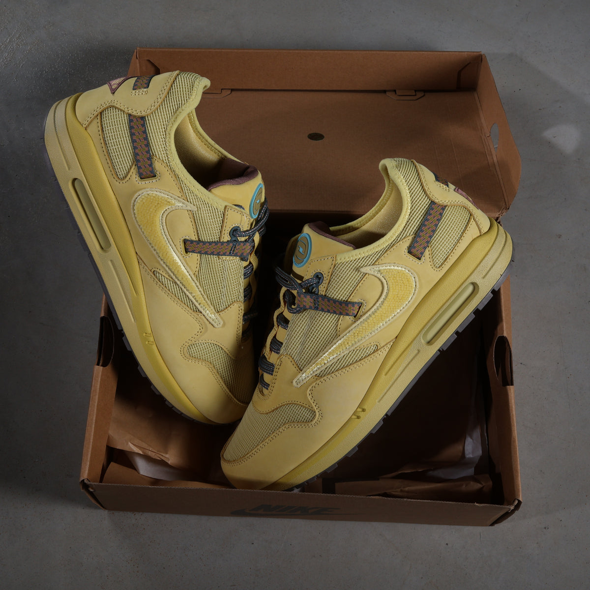 Nike Air Max 1 Travis Scott Cactus Jack Saturn Gold