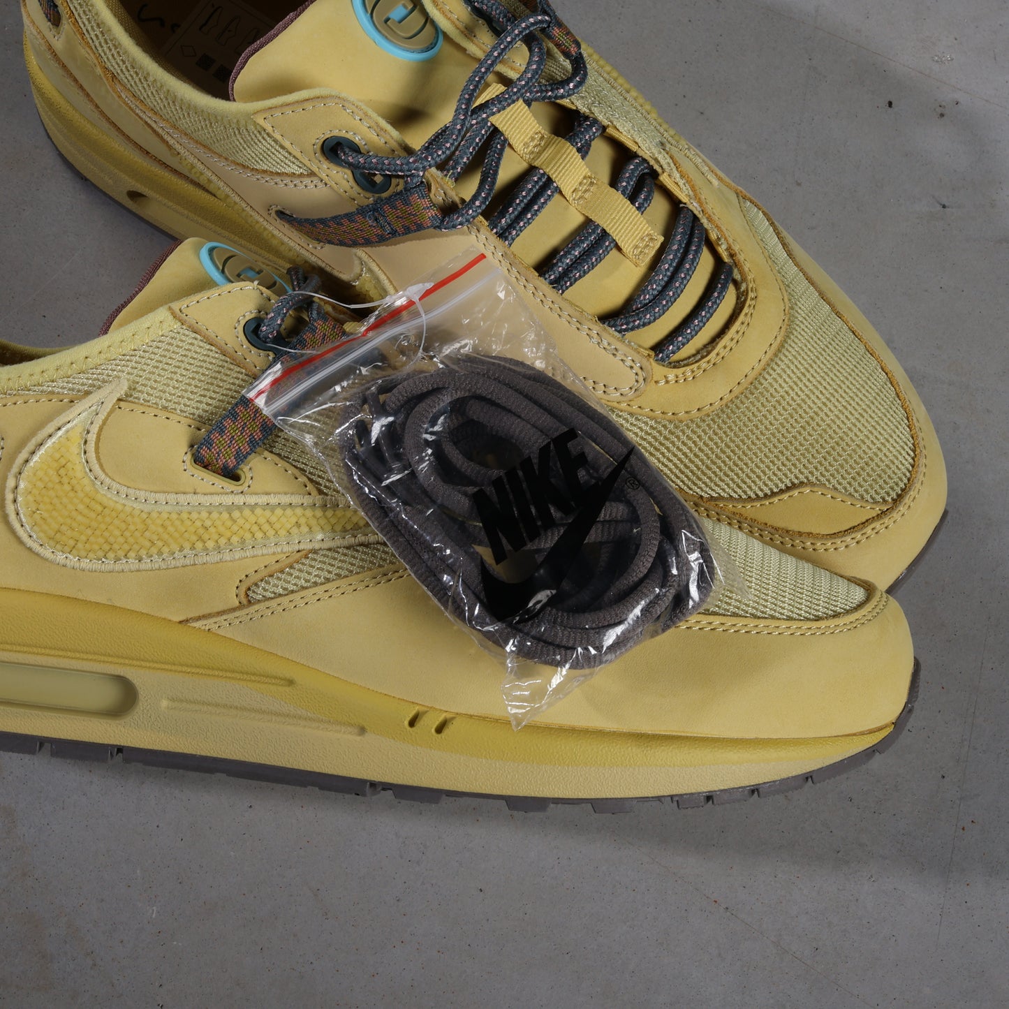 Nike Air Max 1 Travis Scott Cactus Jacket Saturn Gold