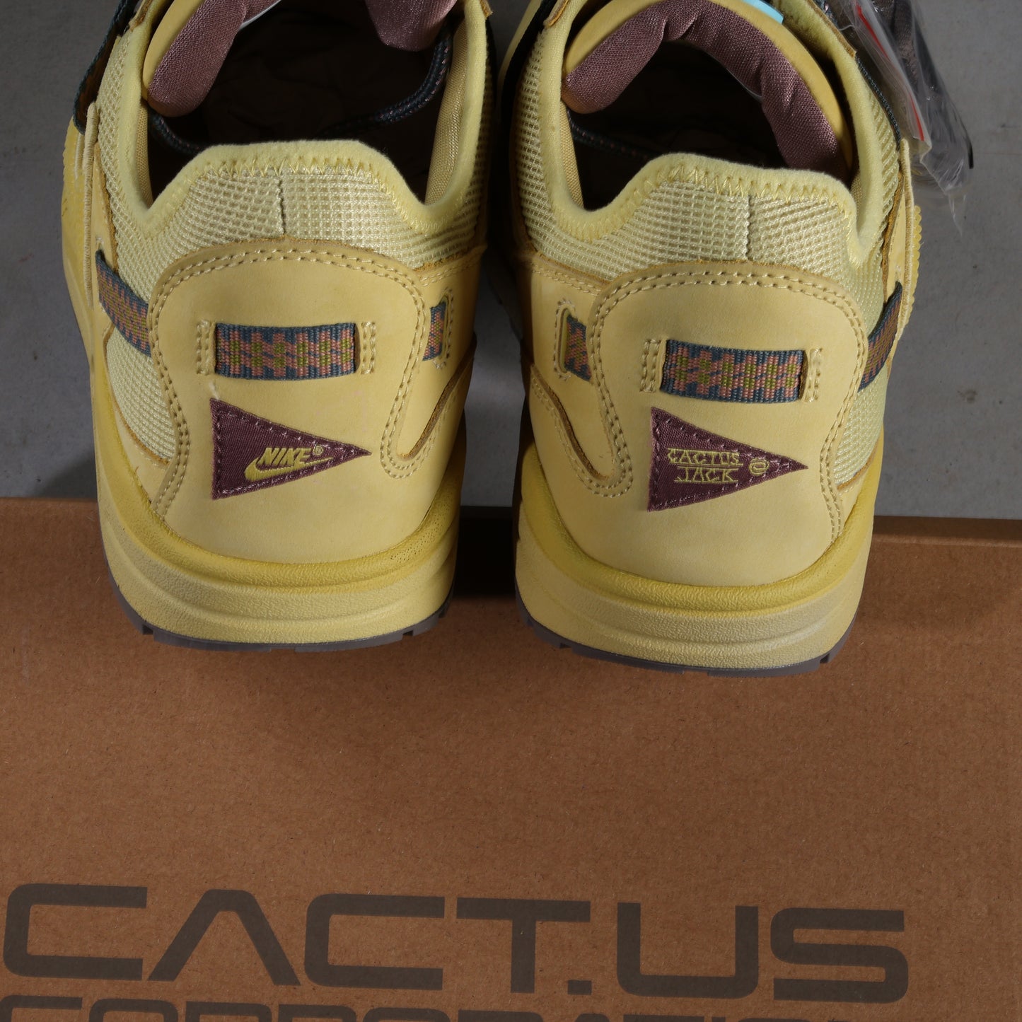Nike Air Max 1 Travis Scott Cactus Jack Saturn Gold