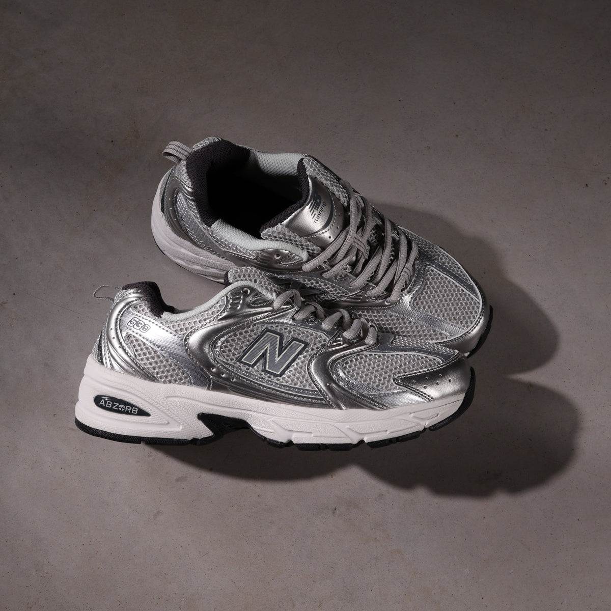 New Balance 530 Gray Matter Silber Metallic