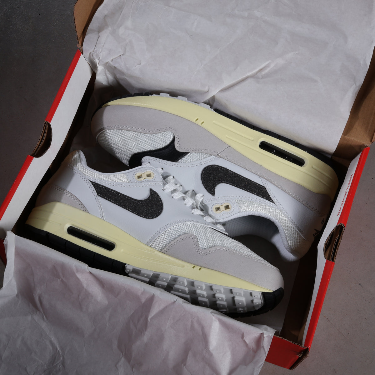 Nike Air Max 1 Light Bone Iron Grey (SALE)