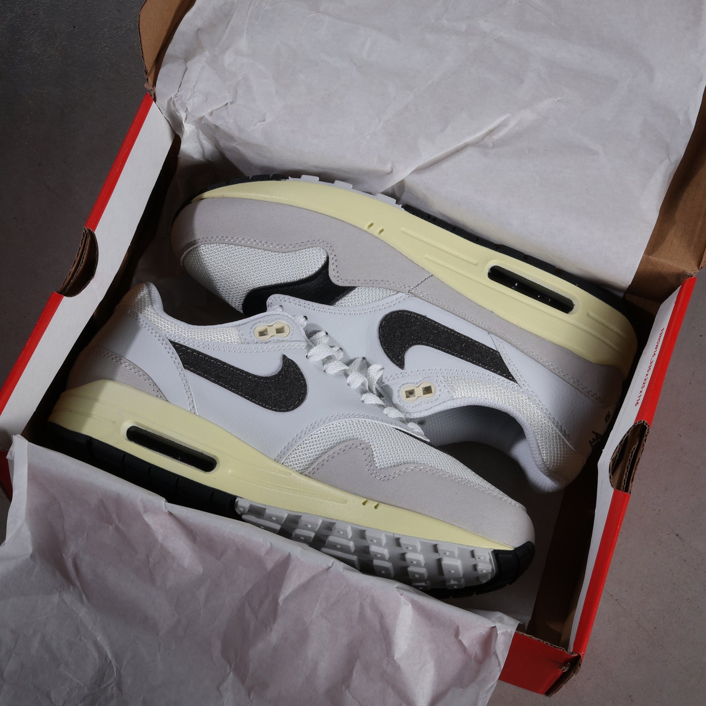 Nike Air Max 1 Light Bone Iron Grey (SALE)