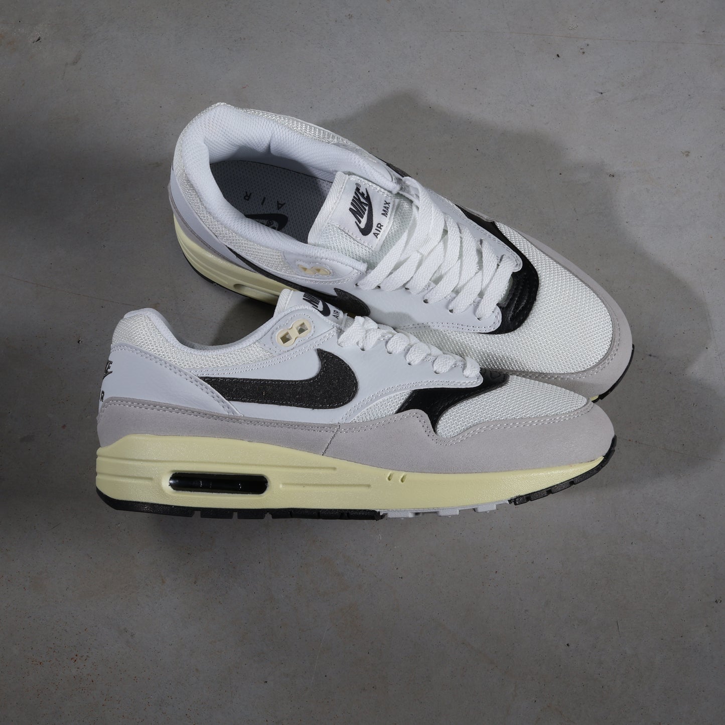 Nike Air Max 1 Light Bone Iron Grey (SALE)