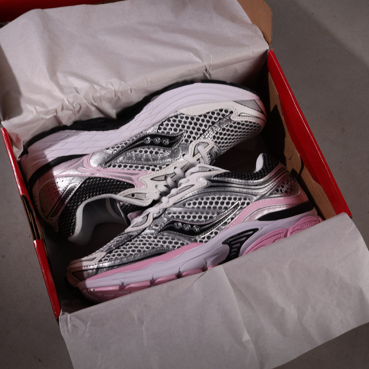 Saucony ProGrid Omni 9 Silver Pink (SALE)