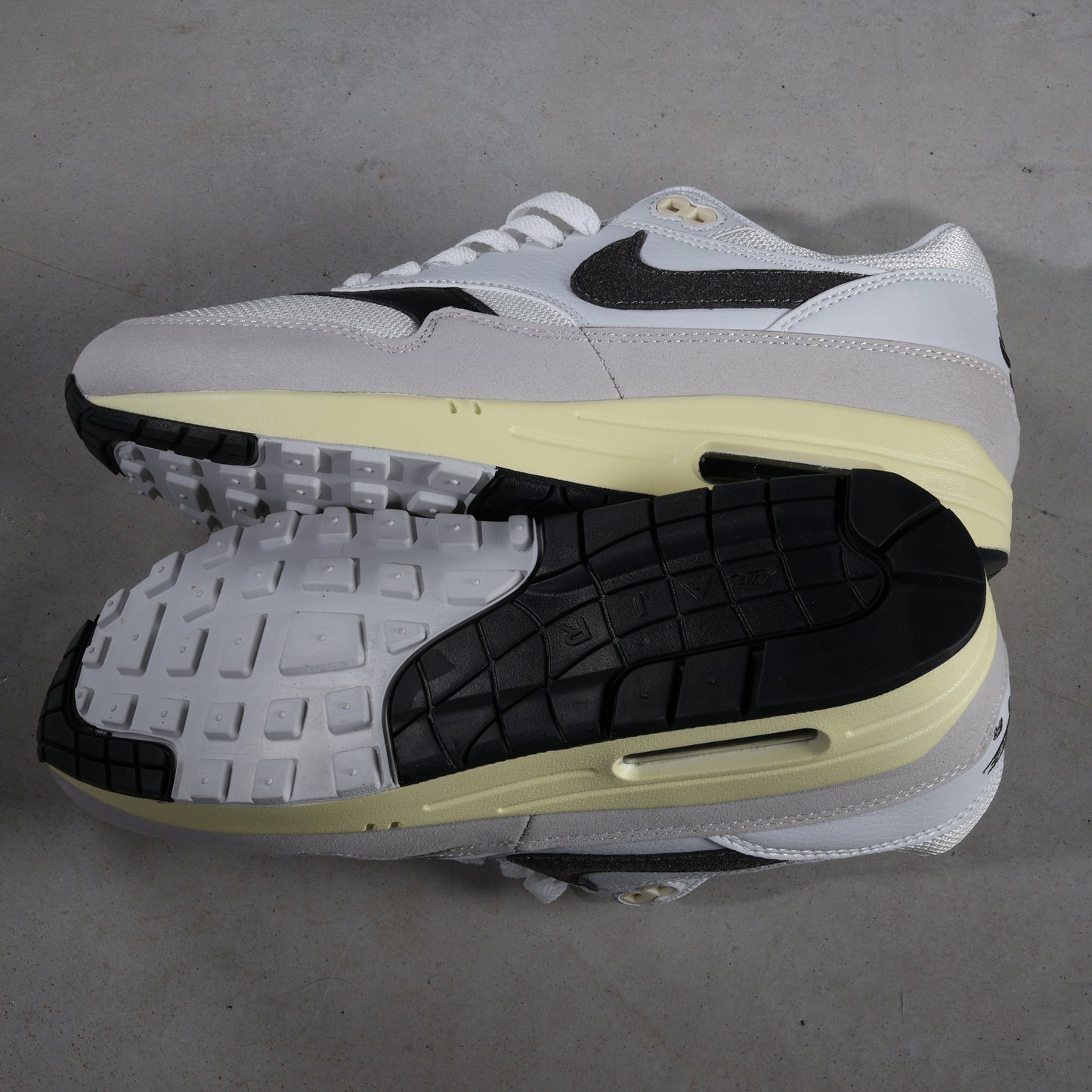 Nike Air Max 1 Light Bone Iron Grey (SALE)