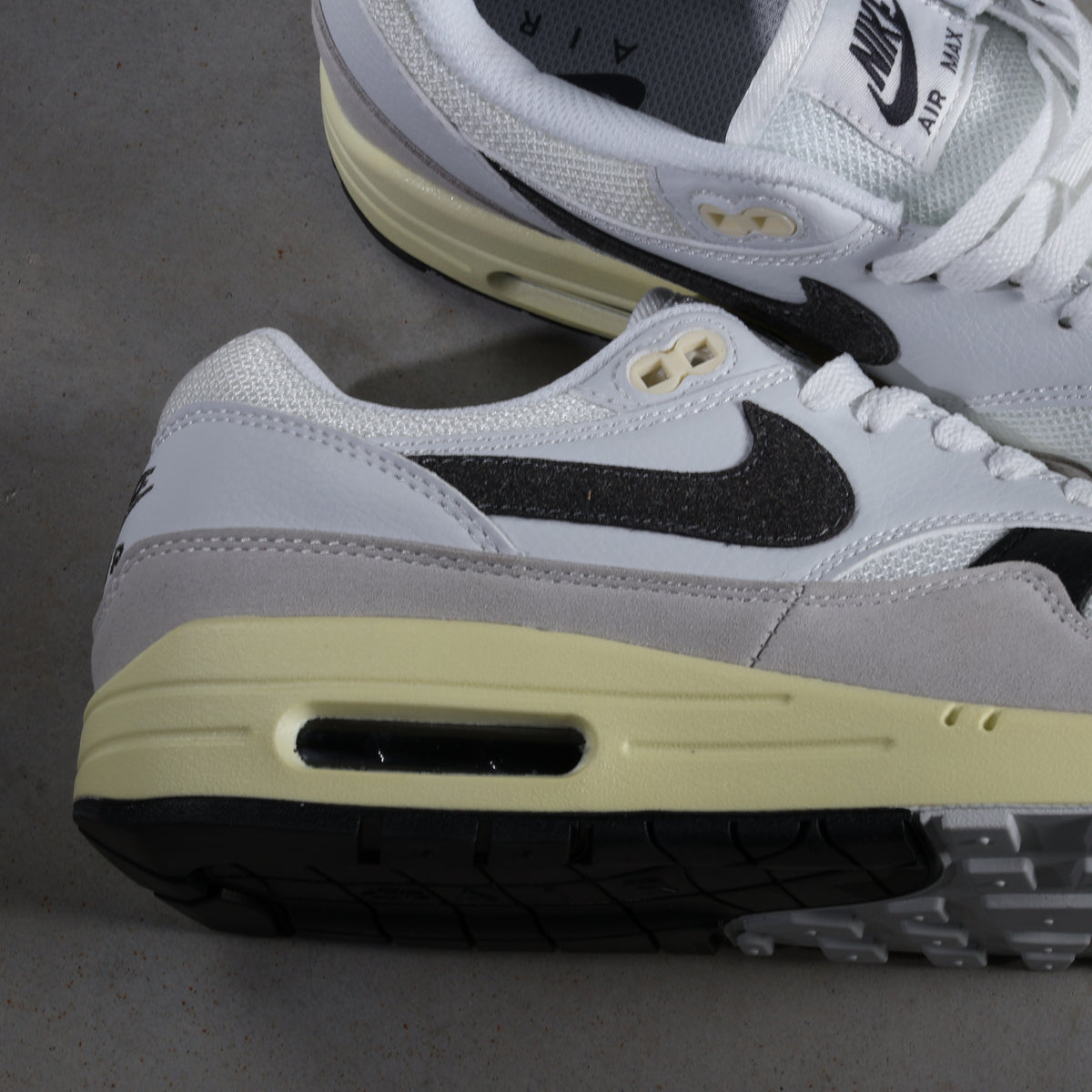 Nike Air Max 1 Light Bone Iron Grey (SALE)