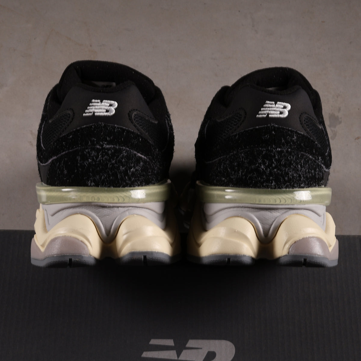 New Balance 9060 Sea Salt Black