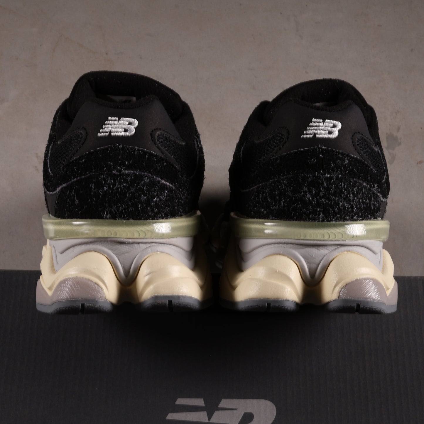 New Balance 9060 Sea Salt Black