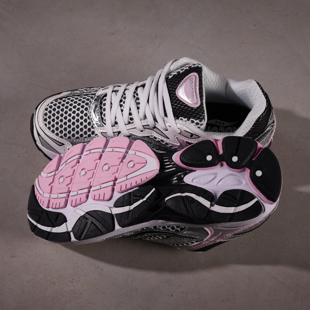 Saucony ProGrid Omni 9 Silver Pink (SALE)