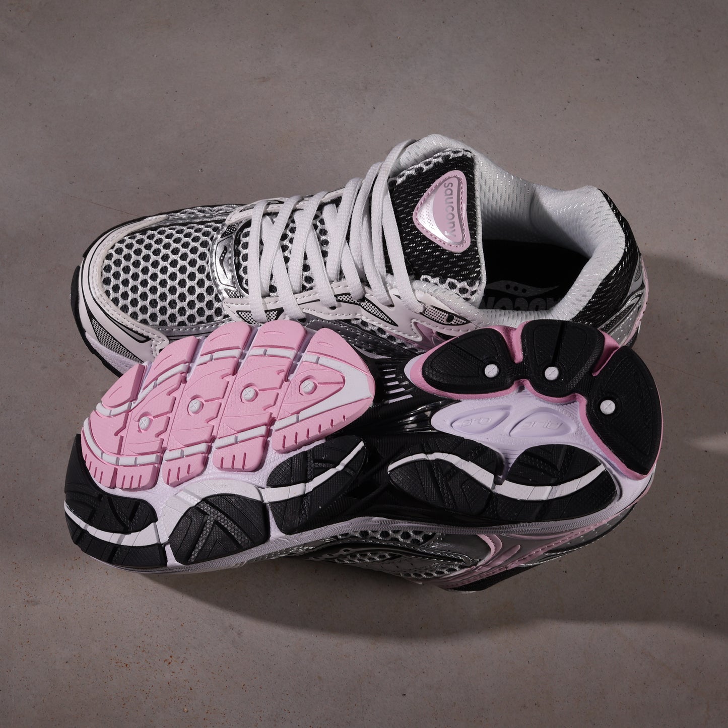 Saucony ProGrid Omni 9 Silver Pink (SALE)