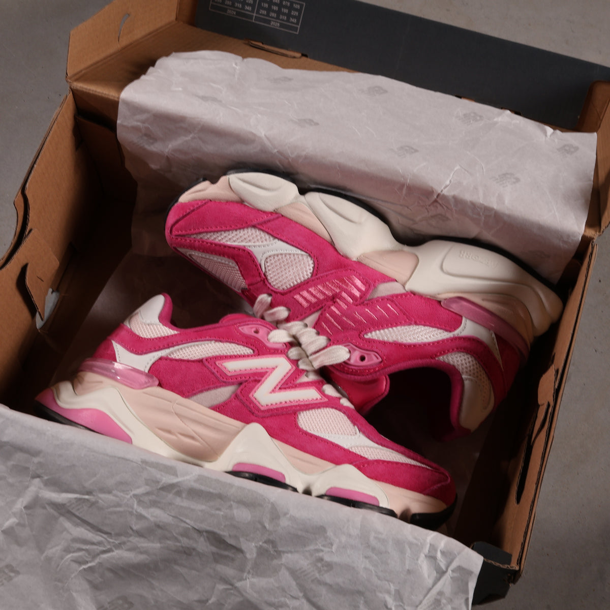 New Balance 9060 Fuchsia Pink