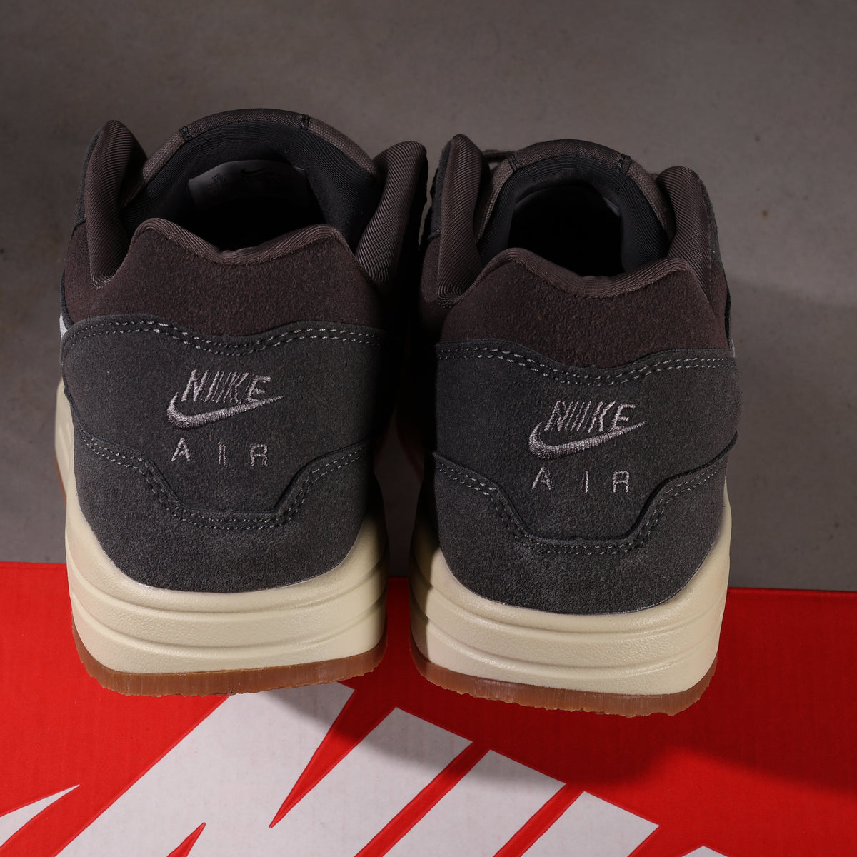 Nike Air Max 1 Crepe Soft Grau