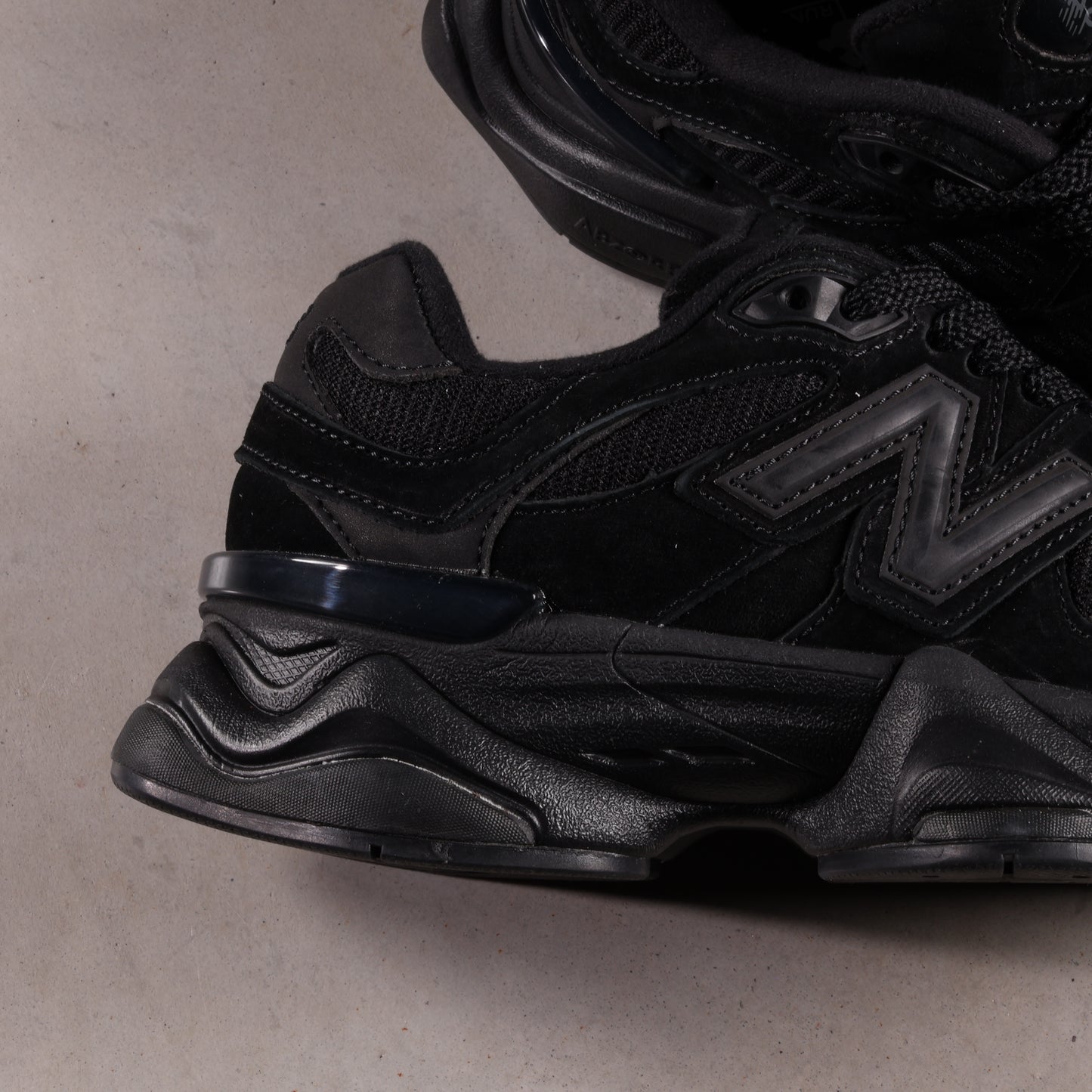 New Balance 9060 Dreifach Schwarzes Wildleder