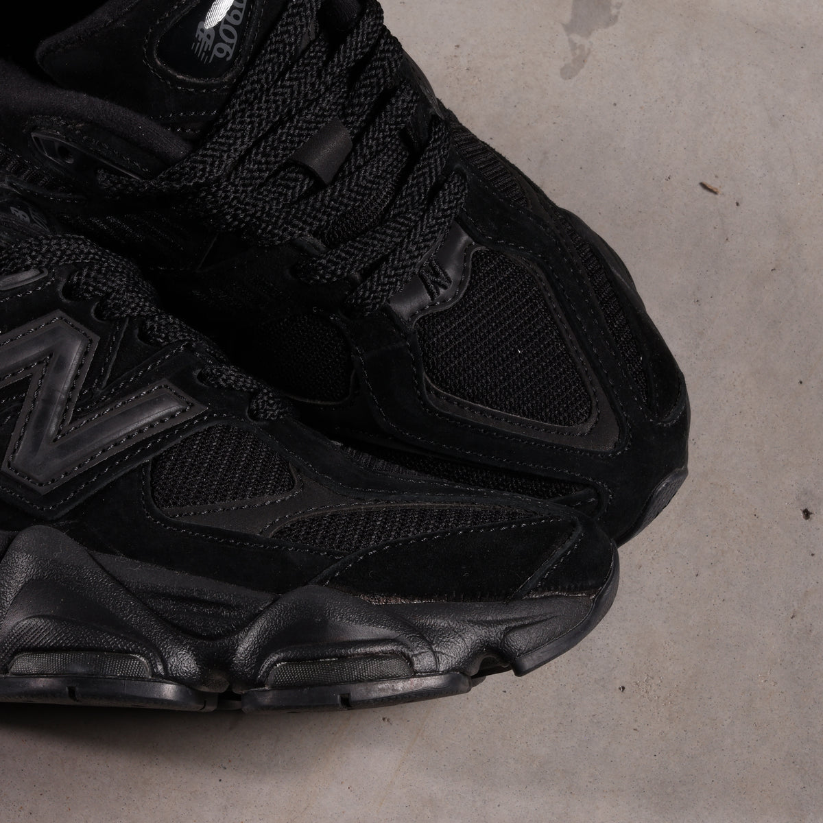 New Balance 9060 Dreifach Schwarzes Wildleder