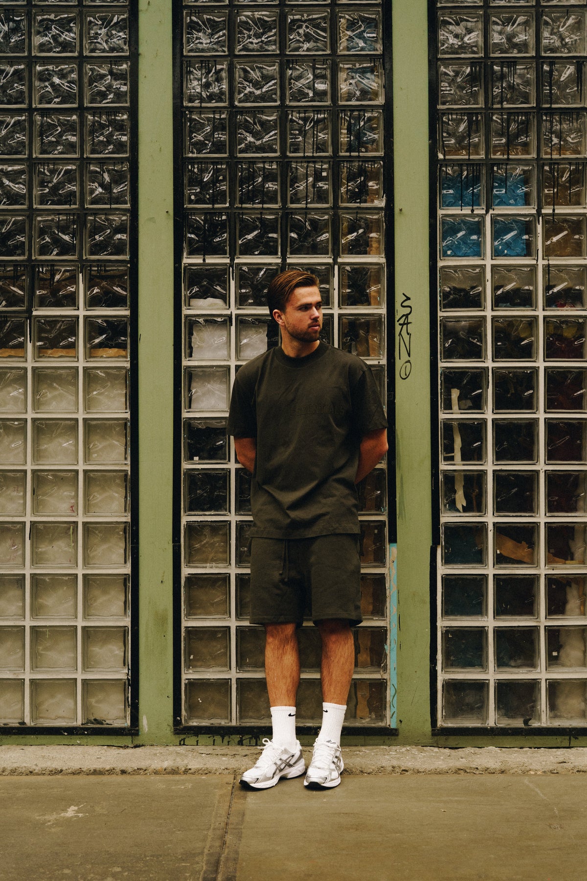 Fear of God Essentials Off Black Sommerset