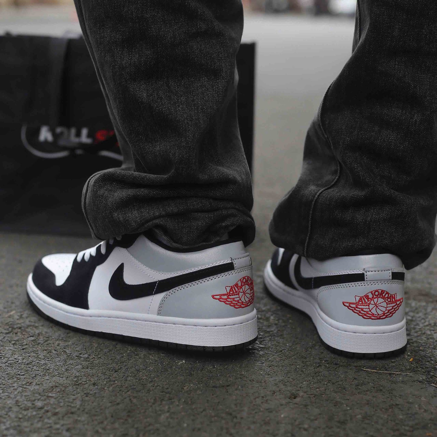 Jordan 1 Low SE White Fire Red Black Matte Silver