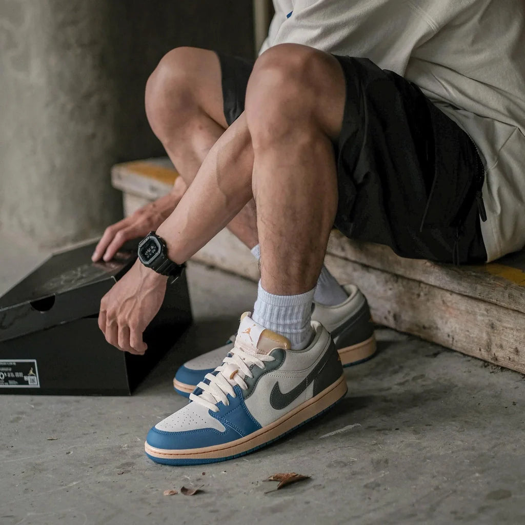 Jordan 1 Low Vintage UNC Grey