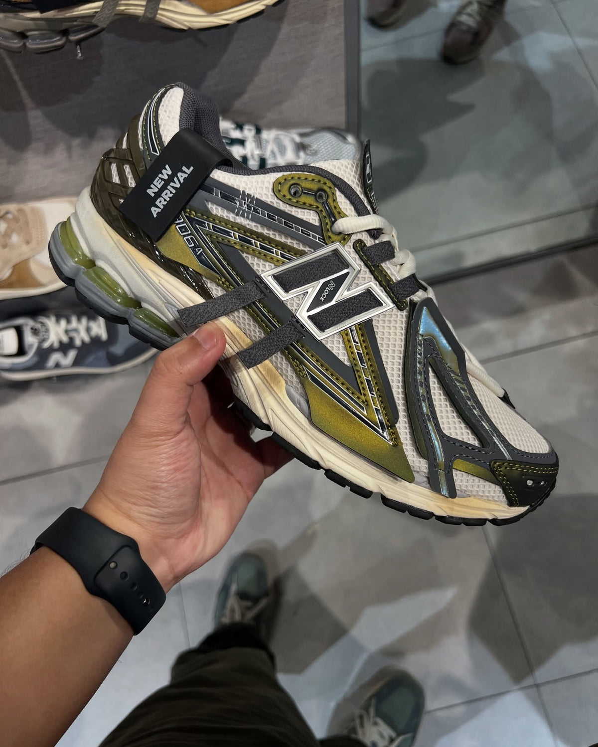 New Balance 1906A Olivensaft Meersalz